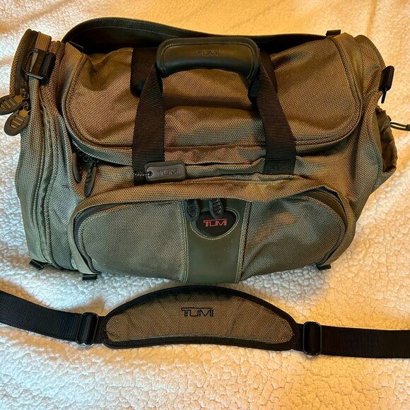 TUMI Gym Travel Bag - Gray Olive Green - EUC - Picture 1 of 8